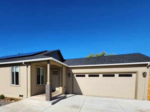 2567 Howard Ave, Medford, OR 97501