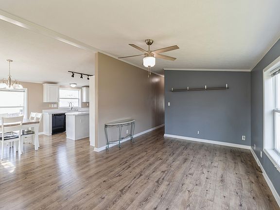 3rd image of 1057 Newport Ct