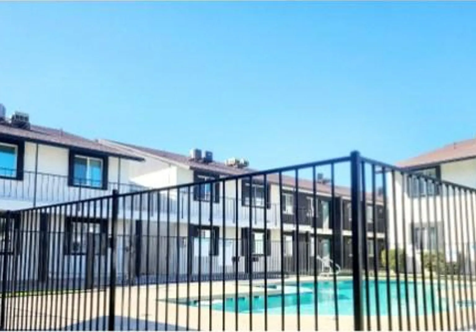 Las Ventanas Apartments — Photo 1