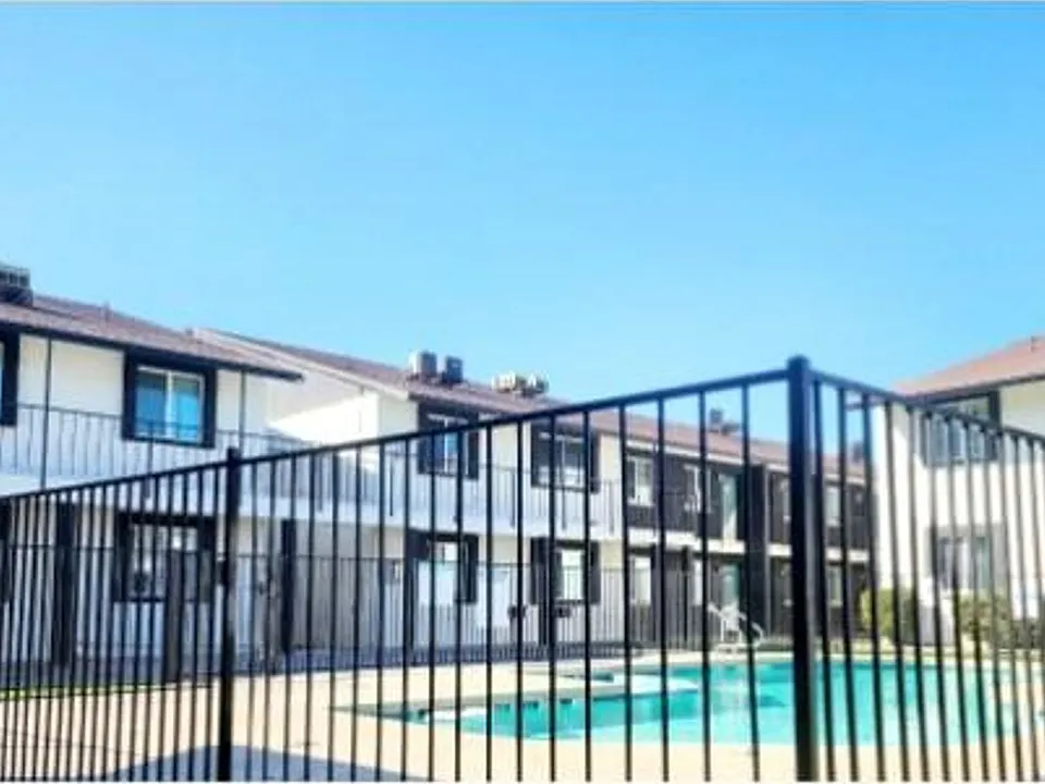Las Ventanas Apartments