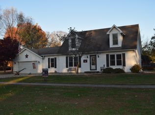 362 N Main St, Niantic, IL