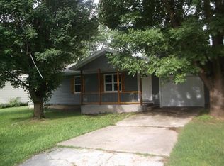 1105 S Birum Ave, Bolivar, MO 65613