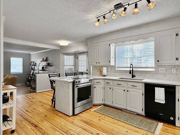 5th image of 7900 Elderberry Cir