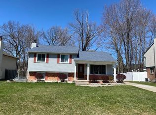459 Starr Dr, Troy, MI 48083