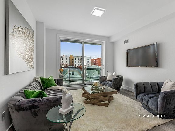5th image of 2222 Ocean Ave #7B