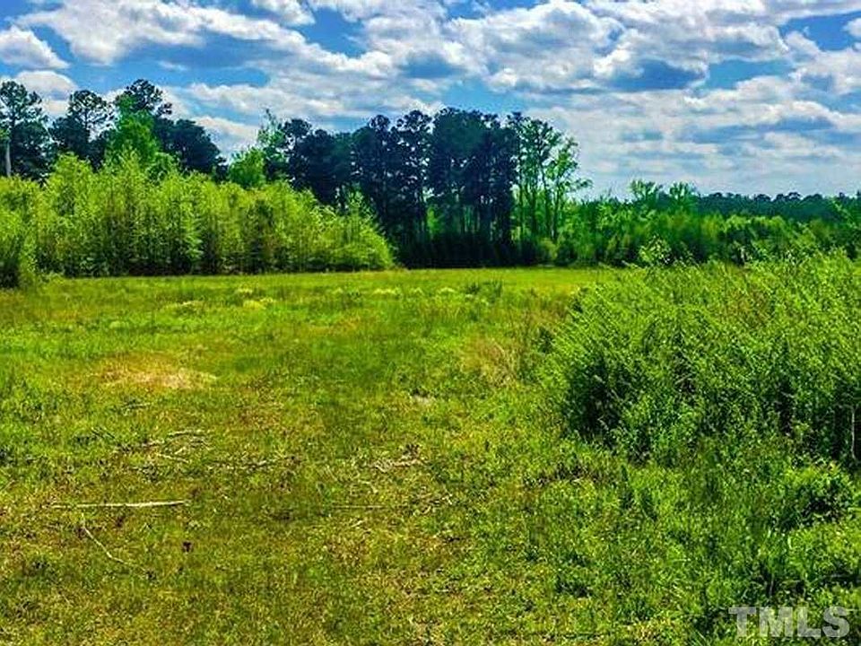 2nd image of 269 Country Club Rd