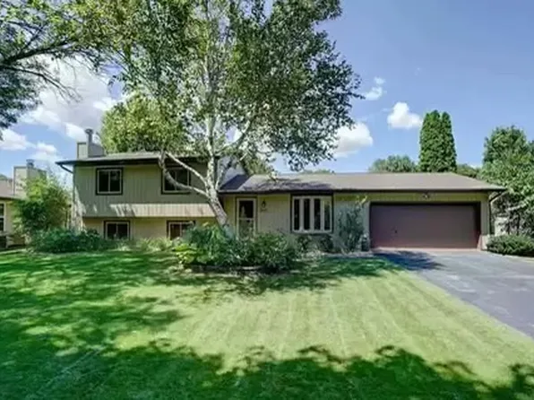 2922 Greenway Trl, Madison, WI 53719