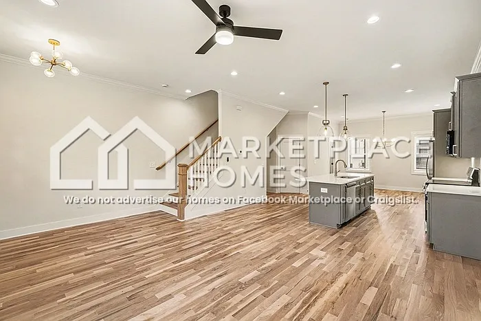 1034 E Trinity Ln #A — Photo 7