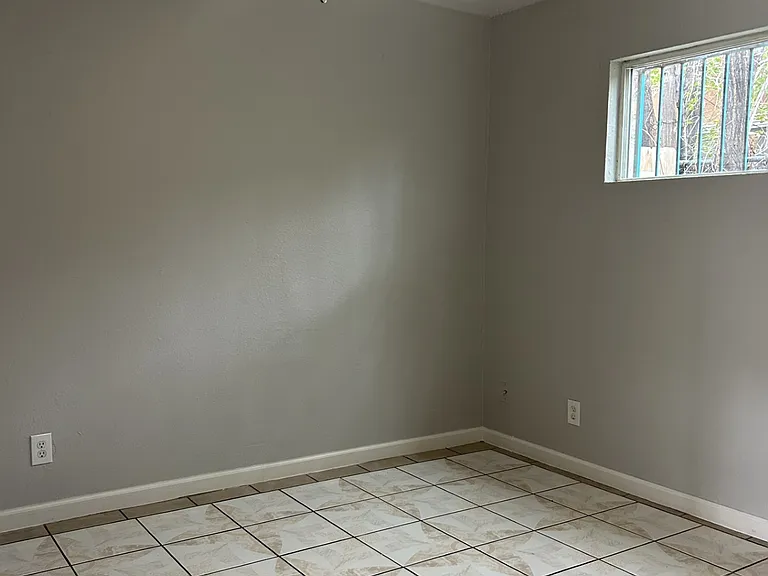 440 Chama St SE #C — Photo 5