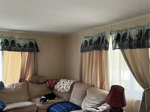 3rd image of 802 Valier Dr