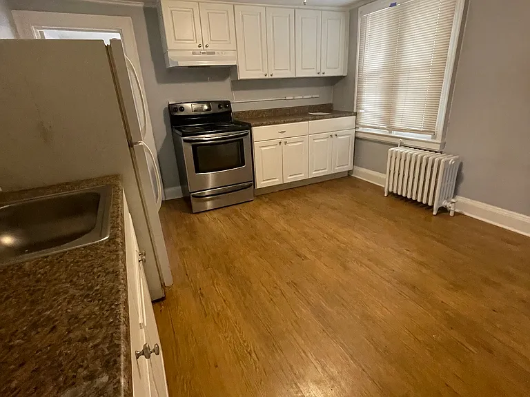 51 Spring St #1R — Photo 2