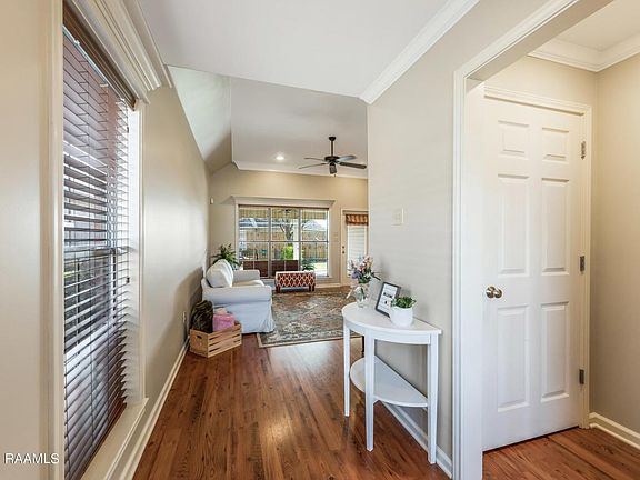 4th image of 119 Legend Creek Dr