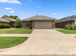 1301 SW 25th St, Moore, OK 73170