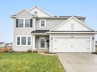 1712 Sunny Gln SE, Caledonia, MI 49316