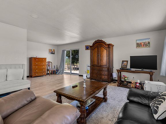 5th image of 7200 NE Quaale Rd