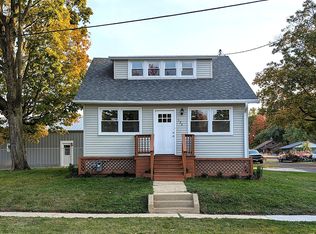 124 W Middle St, Franklin Grove, IL 61031