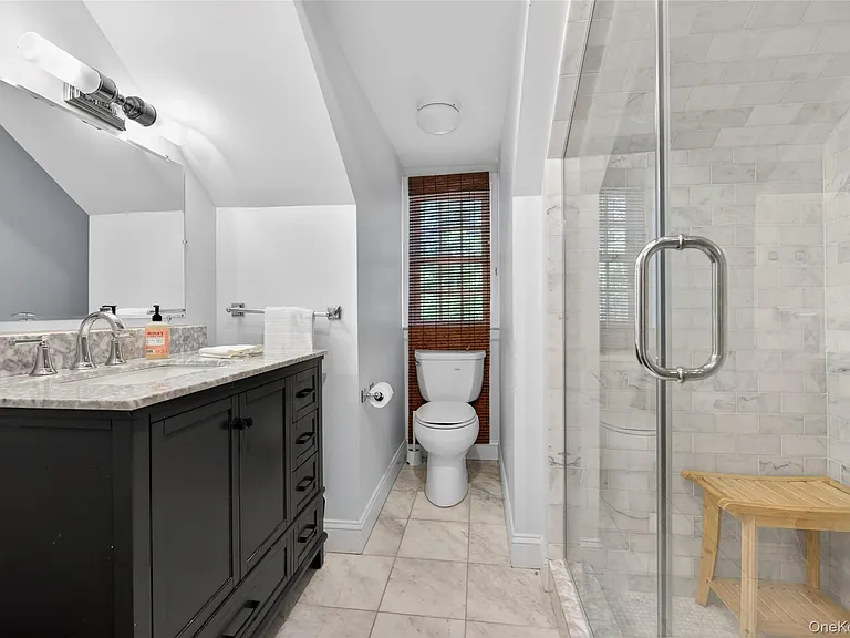 490 Duck Pond Rd — Photo 21