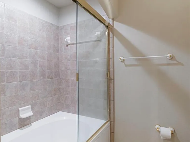 2400 McCue Rd #202 — Photo 6