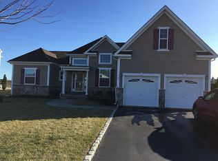 39 Star Flower Row, Riverhead, NY 11901