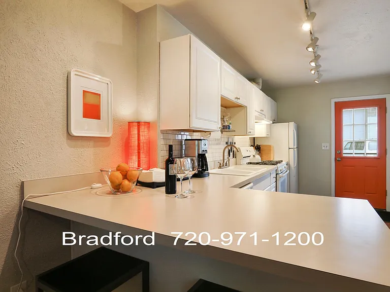 kitchen breakfast bar