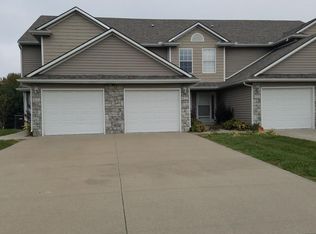 935 SW Eagle Ct, Blue Springs, MO 64015