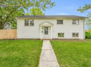 1615 Sheffield Rd, Champaign, IL 61821