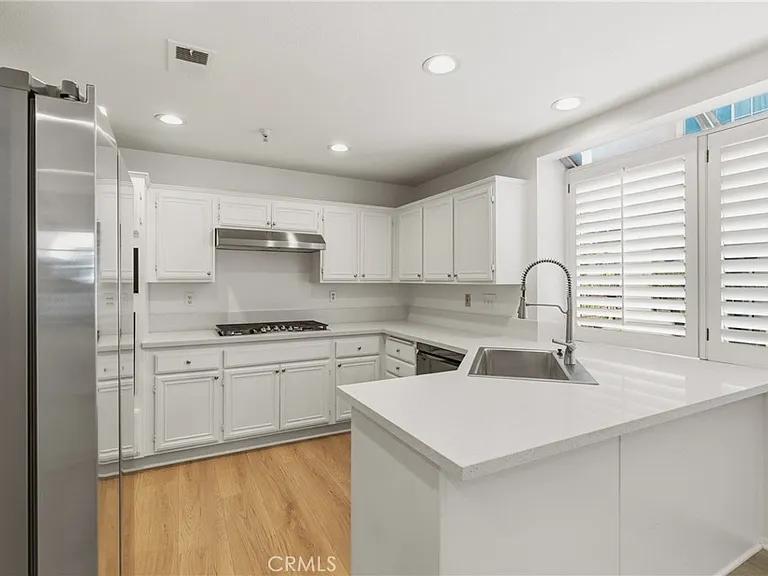 14075 Lemoli Ave — Photo 8