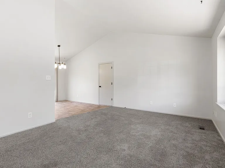1956 Promenade Way — Photo 5