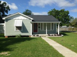 3017 Oak Ave, Groves, TX 77619