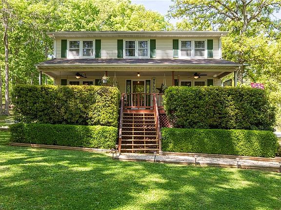 2nd image of 2457 Leonae Dr