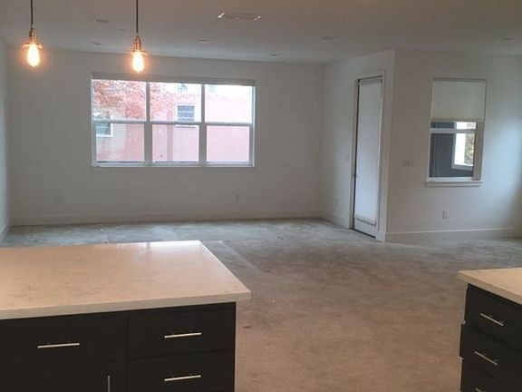 4th image of 305 10th St