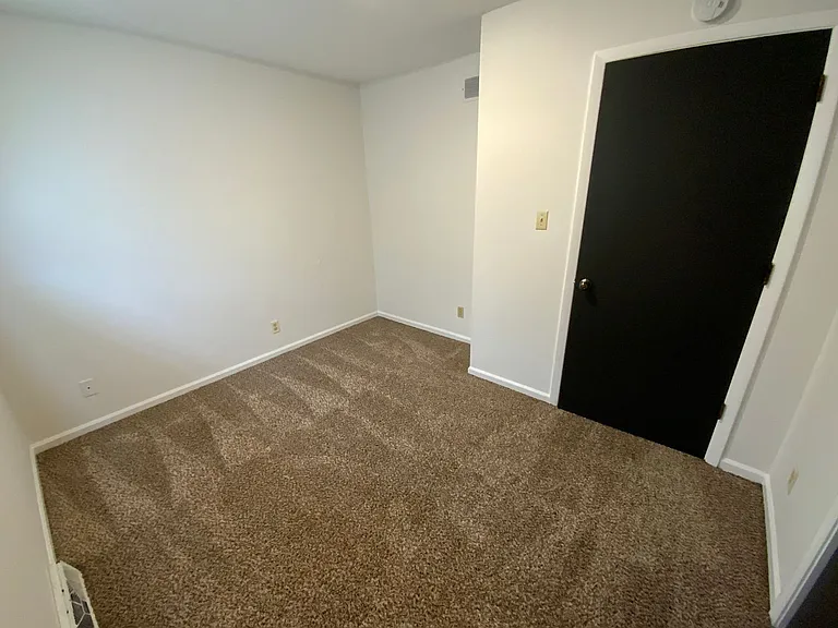560 N East Park Ln — Photo 12