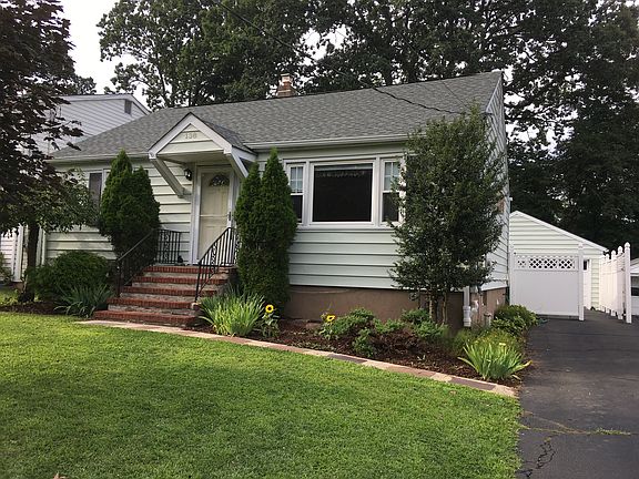 2nd image of 138 Castle Heights Ave