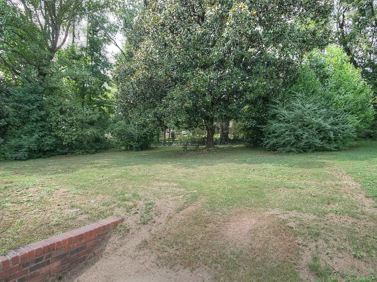 7620 Charlotte Dr SW — Photo 24