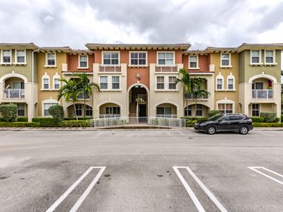 10885 NW 89th Ter Unit 220, Doral, FL, 33178
