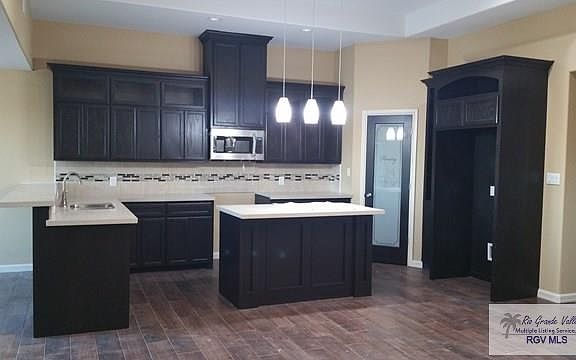 4th image of 3504 Oviedo