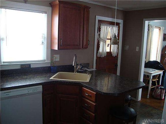 5th image of 3543 Grafton Ave