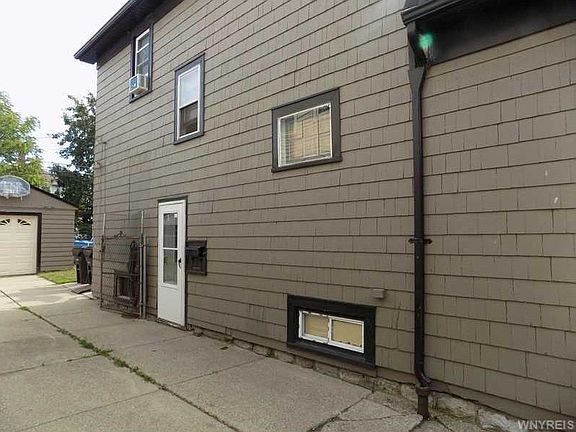 3rd image of 338 Tremaine Ave