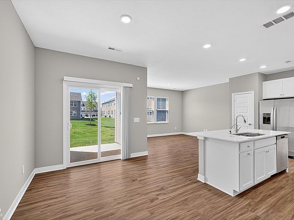 4th image of 9587 Beckett St