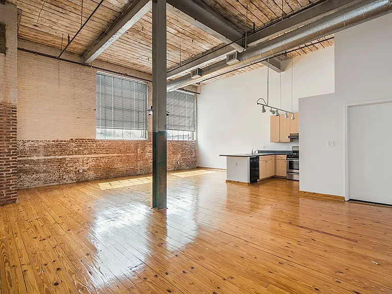 Mattress Factory Lofts — Photo 18