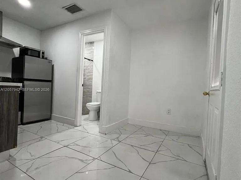 15010 NE 7th Ave — Photo 5