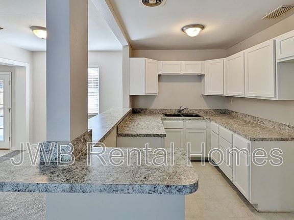 2nd image of 1079 Underhill Dr