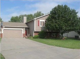 2433 N Old Manor Rd, Wichita, KS 67220