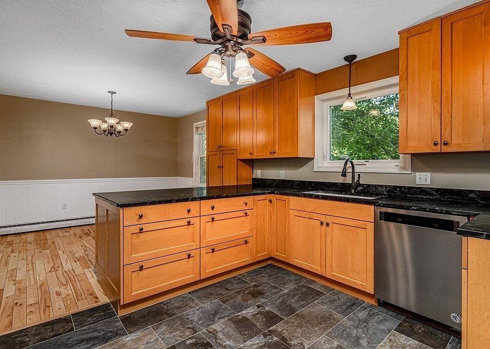 38 Crimson Ct, Leominster, MA 01453 MLS 73121768 Zillow