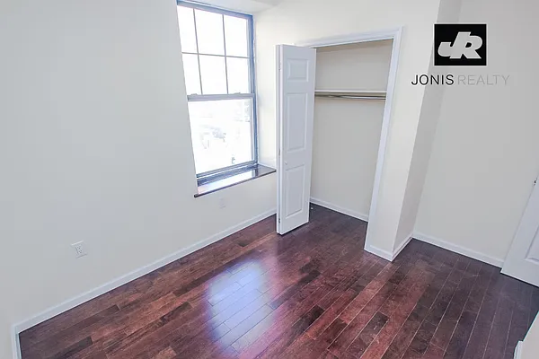 Rented by Jonis Realty | media 15