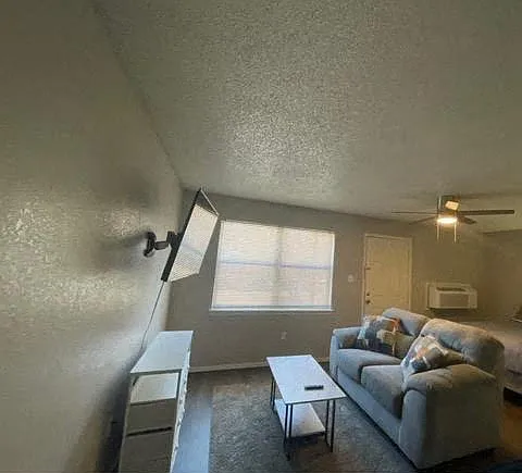 Sheridan Square Apartments — Photo 31