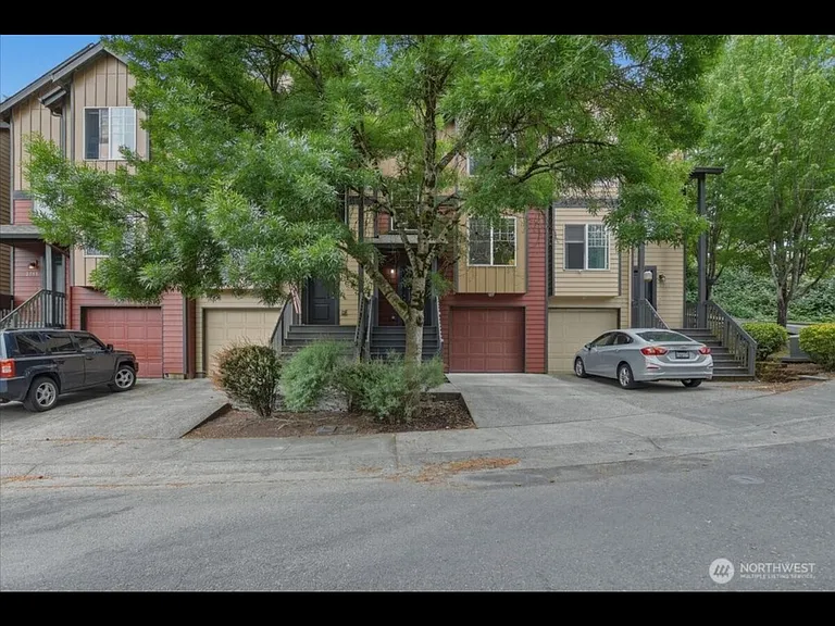 2711 Rossiter Ln — Photo 9