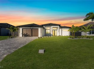 921 NW 8th Ter, Cape Coral, FL 33993