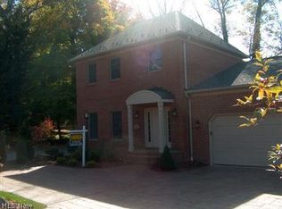 4 Riverside Ct, Poland, OH 44514