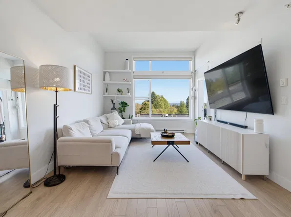 15956 86a Ave #429, Surrey, BC V4N 6N8